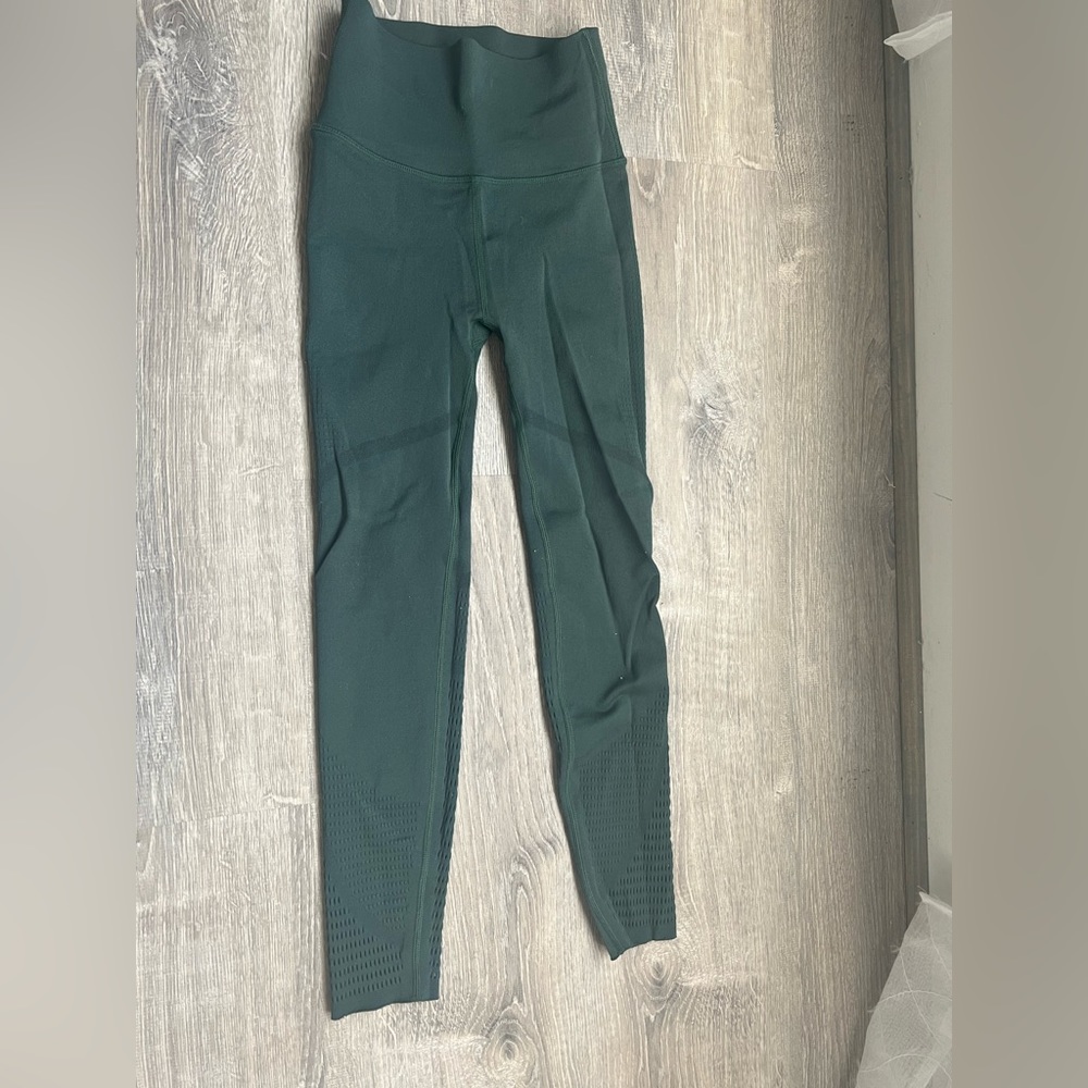 High-Waisted SculptKnit Capri